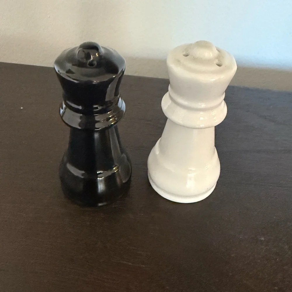 Vintage Pier 1 Ceramic Chess Pawn Salt and Pepper Shakers Set Black White